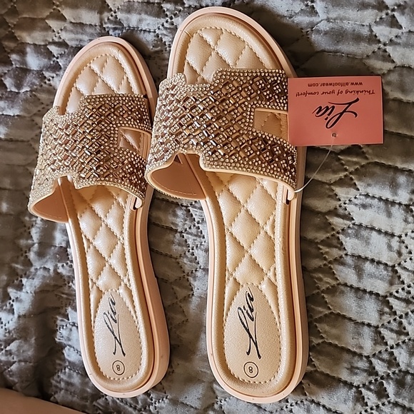 Gold Lia shoes - Picture 2 of 3